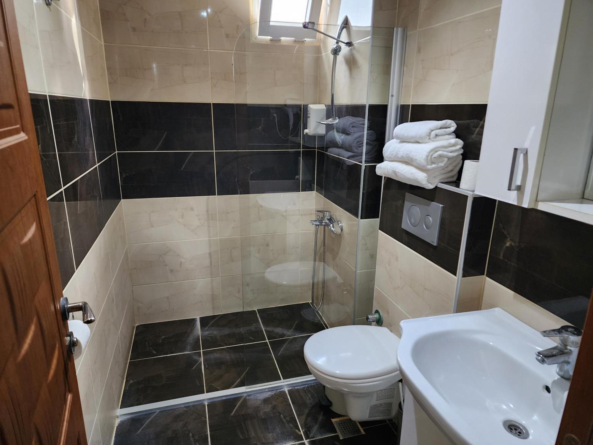 Antalya Konyaalti Guenduez Otel Buitenkant foto